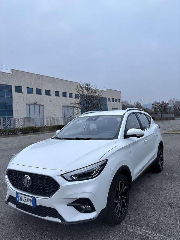 Usata MG ZS Luxury 106 CV (77 kW) 2024 Bianco SUV