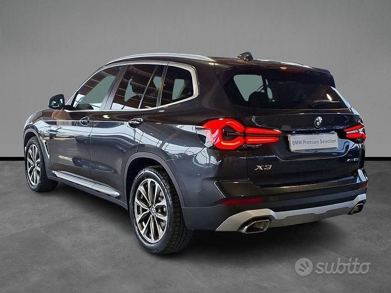 Usata BMW X3 190 CV (139 kW) 2022 Grigio / pastello SUV
