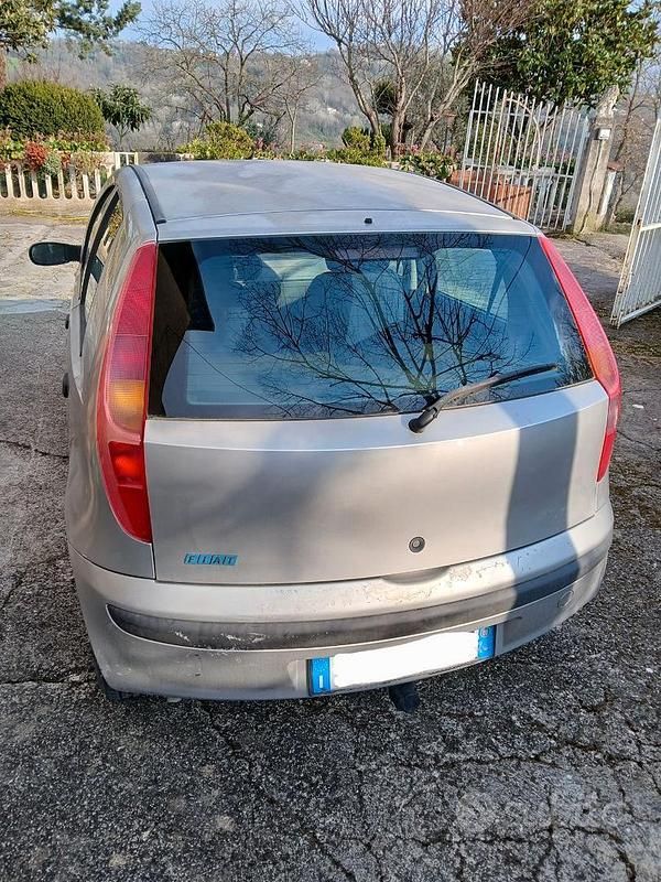Usata Fiat Punto 60 CV (44 kW) 2001 Grigio Utilitaria