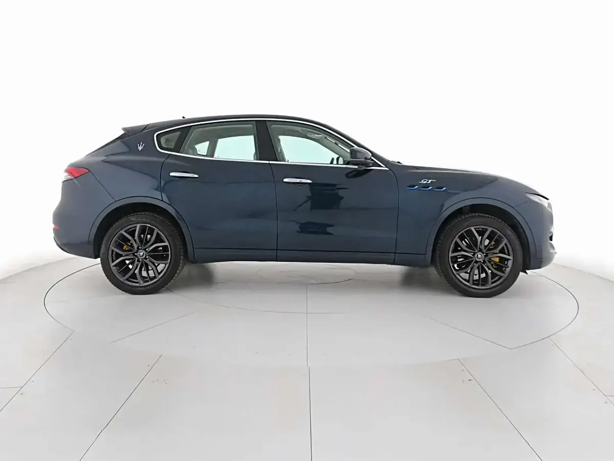 Usata Maserati Levante GT 330 CV (242 kW) 2023 Blu nobile SUV