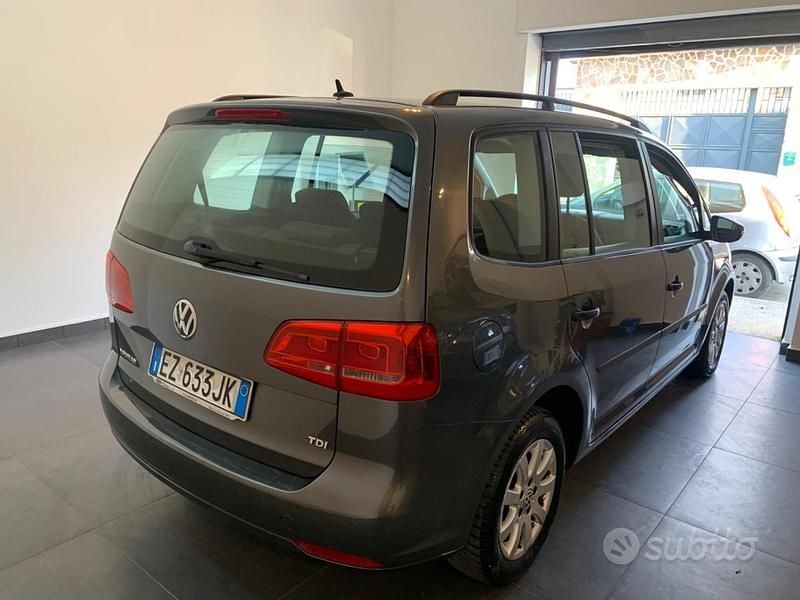 Usata VW Touran Comfortline 105 CV (77 kW) 2013 Grigio Monovolume