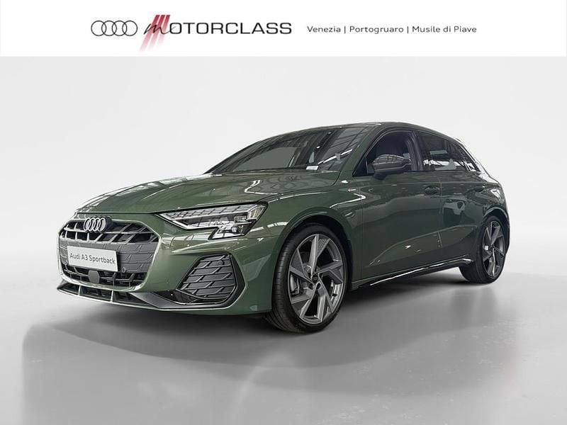 Verde Nuova 2025 Audi A3 Sportback S-Line Due volumi | 47.900 € (Molto cara) - Immagine 1/4
