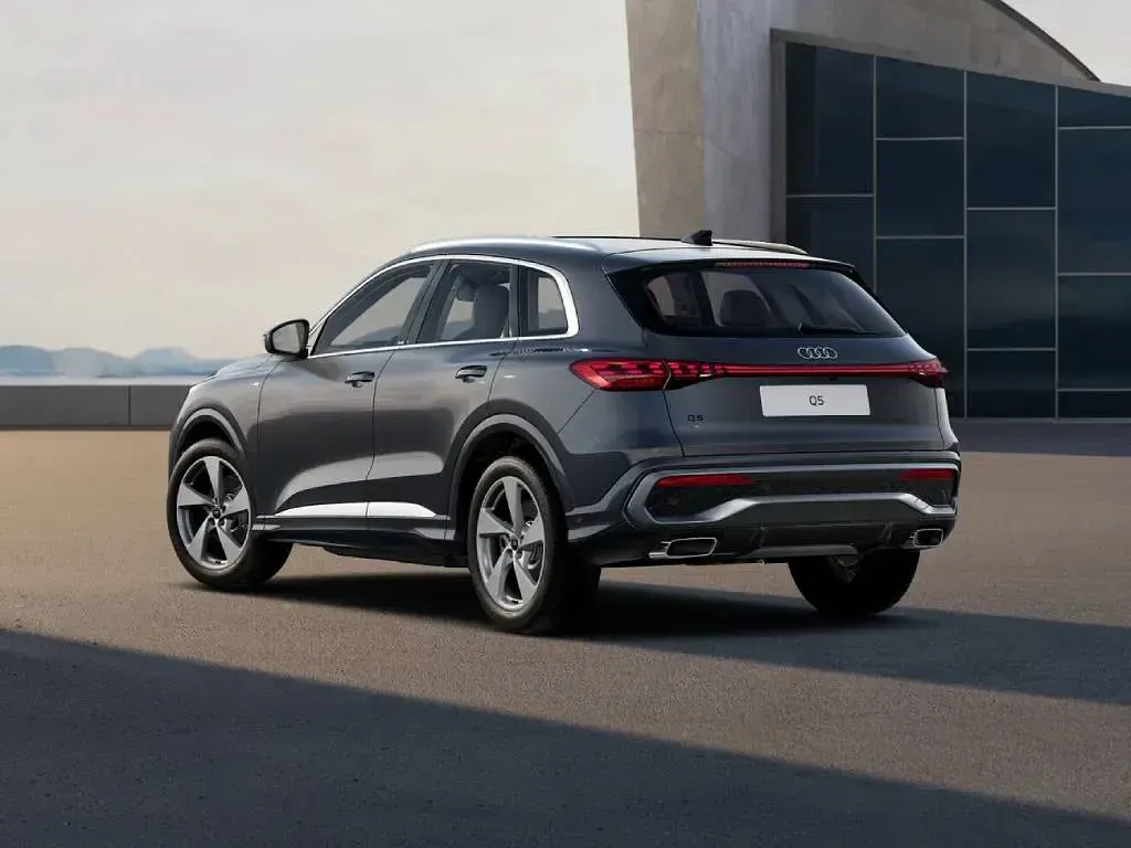 Nuova Audi Q5 S-Line 204 CV (150 kW) 2026 Grigio tambora metallico SUV
