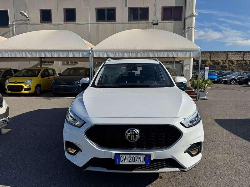 Usata MG ZS Luxury 106 CV (77 kW) 2024 Bianco SUV