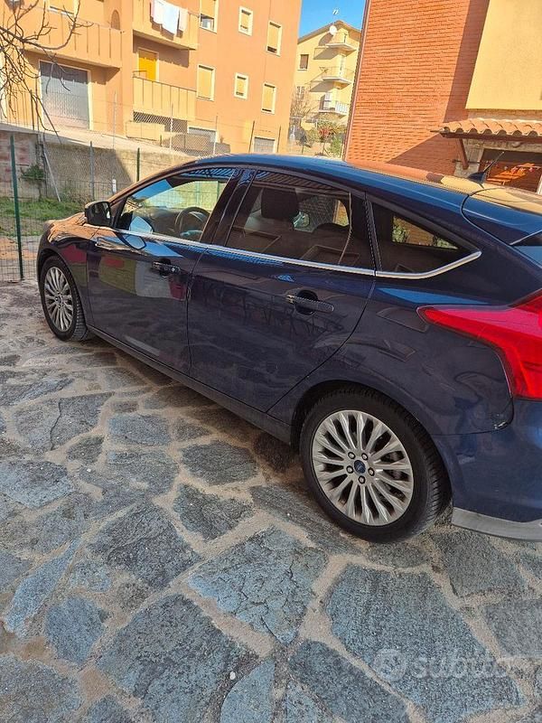 Usata Ford Focus 125 CV (91 kW) 2011 Blu Berlina