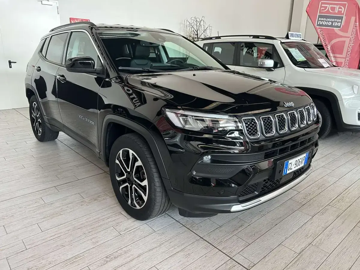 Usata Jeep Compass 131 CV (96 kW) 2022 Solid black SUV