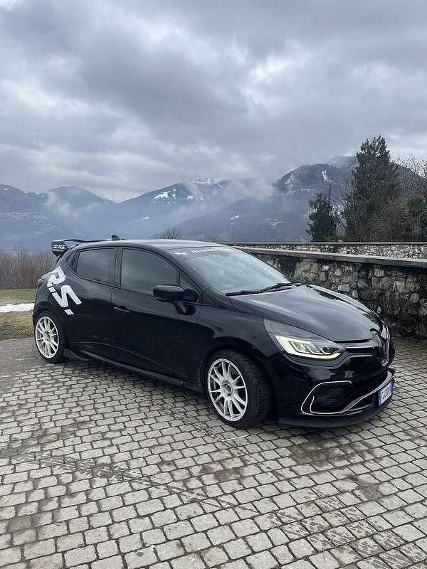 Usata Renault Clio IV Trophy 220 CV (161 kW) 2017 Nero Berlina
