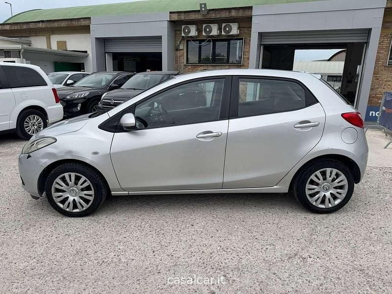 Begagnad Mazda 2 75 HK (55 kW) 2008 Silver Halvkombi