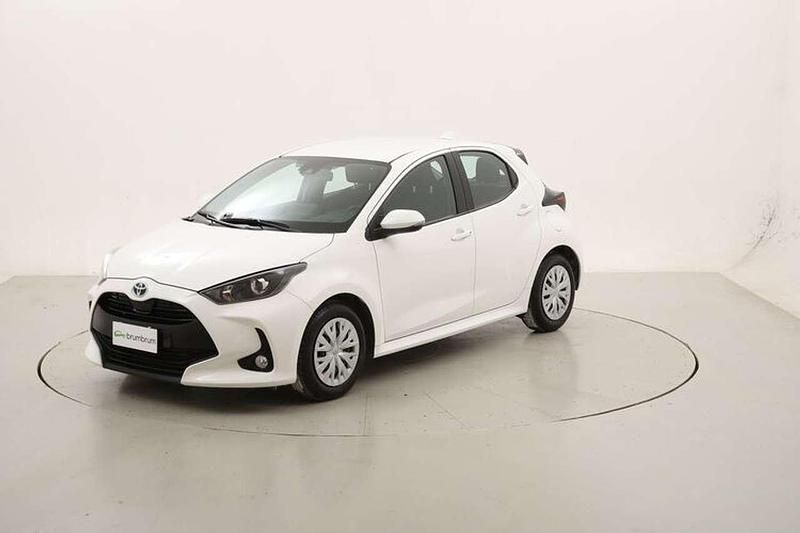 Usata Toyota Yaris Hybrid Business Edition 116 CV (85 kW) 2021 Bianco Utilitaria