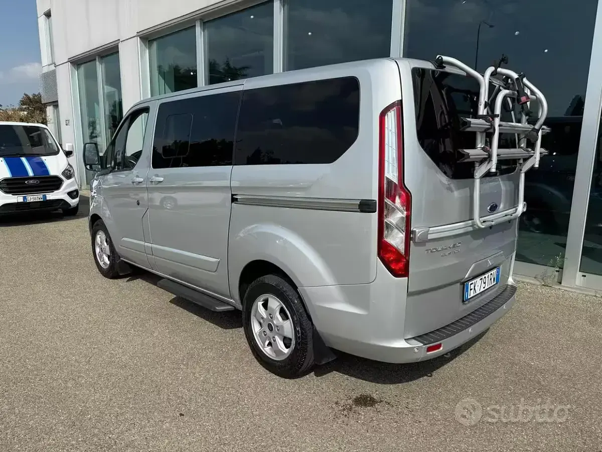 Usata Ford Tourneo Custom Titanium 131 CV (96 kW) 2017 Grigio Furgone
