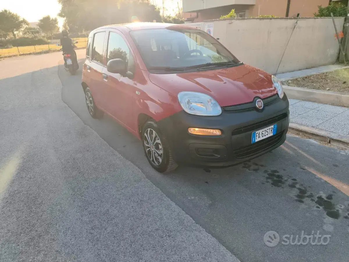 Usata Fiat Panda Pop 95 CV (69 kW) 2015 Rosso Utilitaria