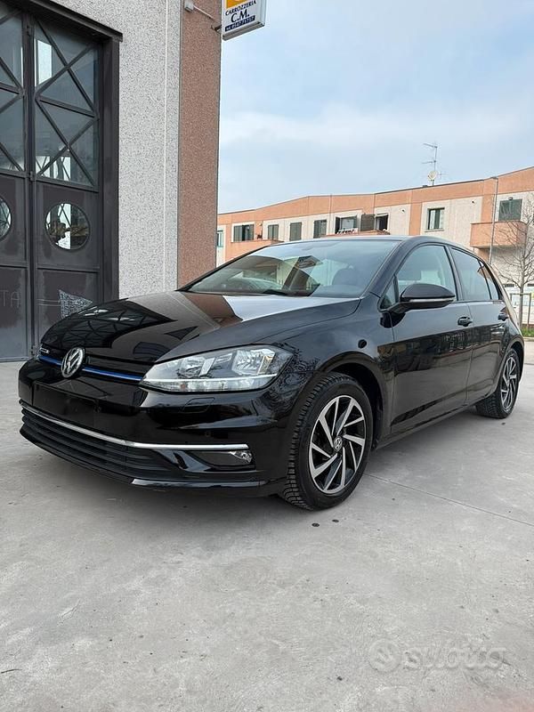 Usata VW Golf VII 130 CV (95 kW) 2018 Nero Berlina