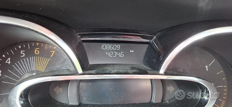 Usata Renault Clio IV 75 CV (55 kW) 2015 Argento Utilitaria