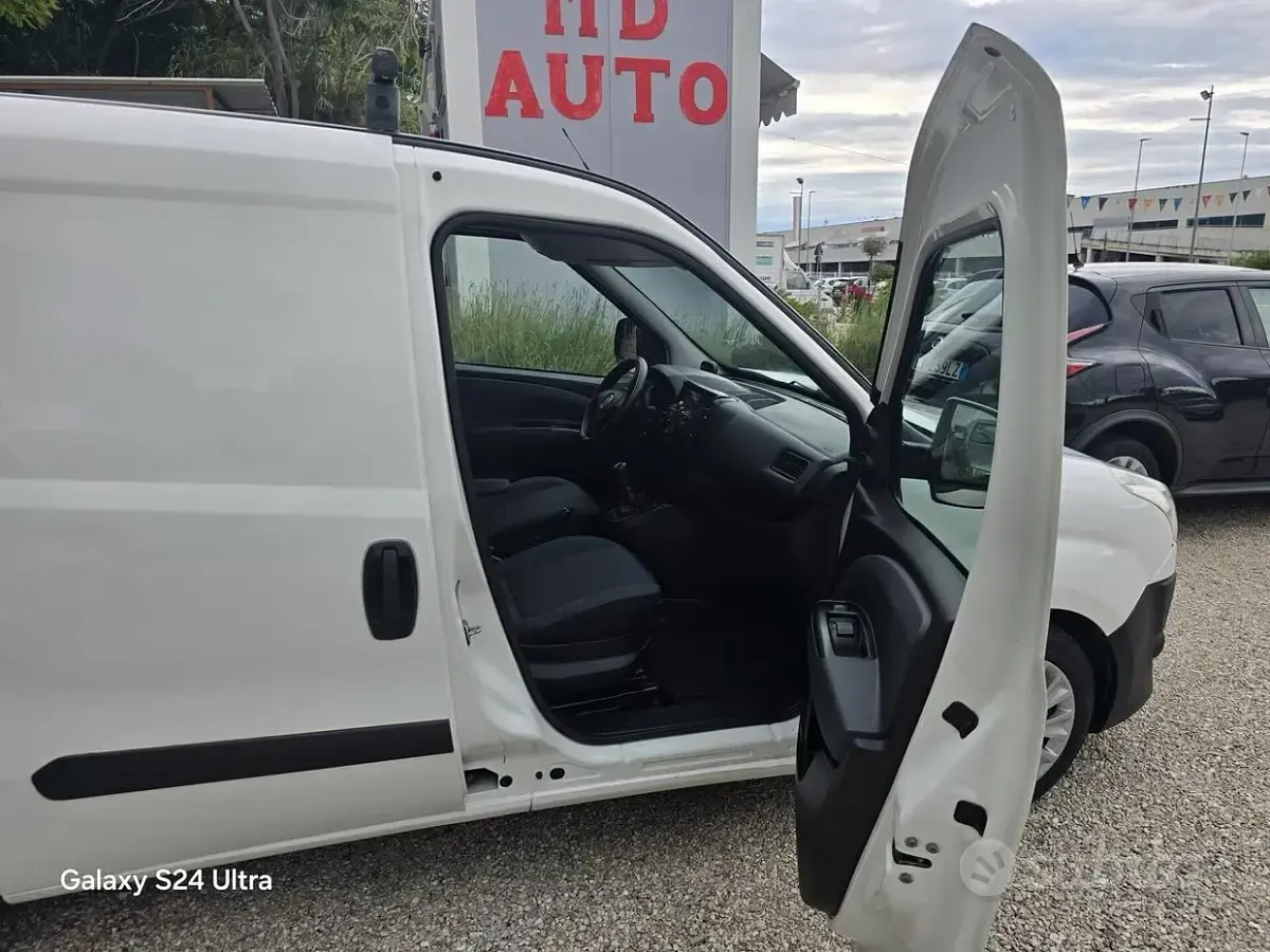 Usata Fiat Doblò Active 105 CV (77 kW) 2012 Bianco Monovolume