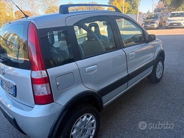 Usata Fiat Panda 4x4 Climbing 59 CV (43 kW) 2009 Grigio Utilitaria