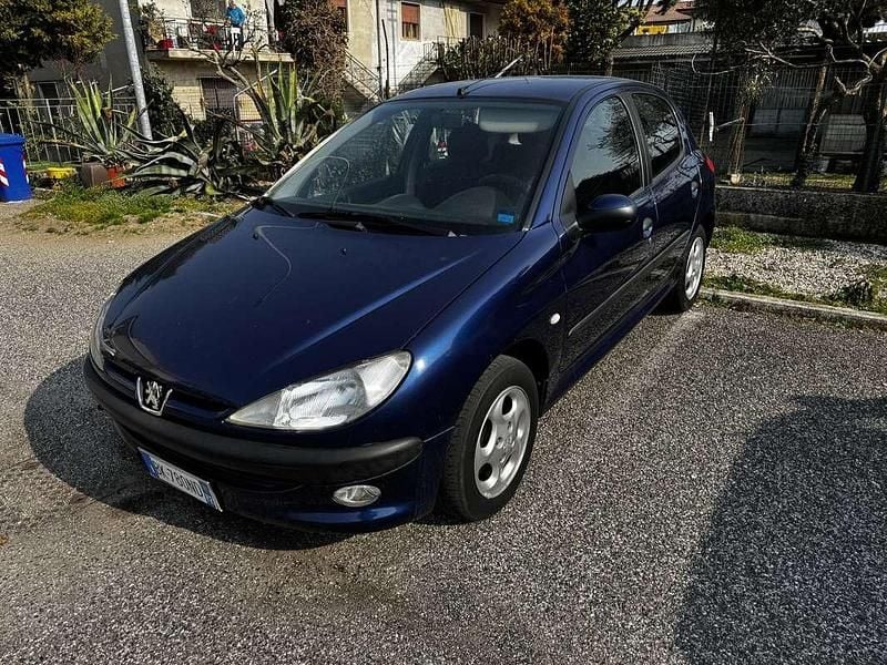 Usata Peugeot 206 75 CV (55 kW) 2000 Berlina
