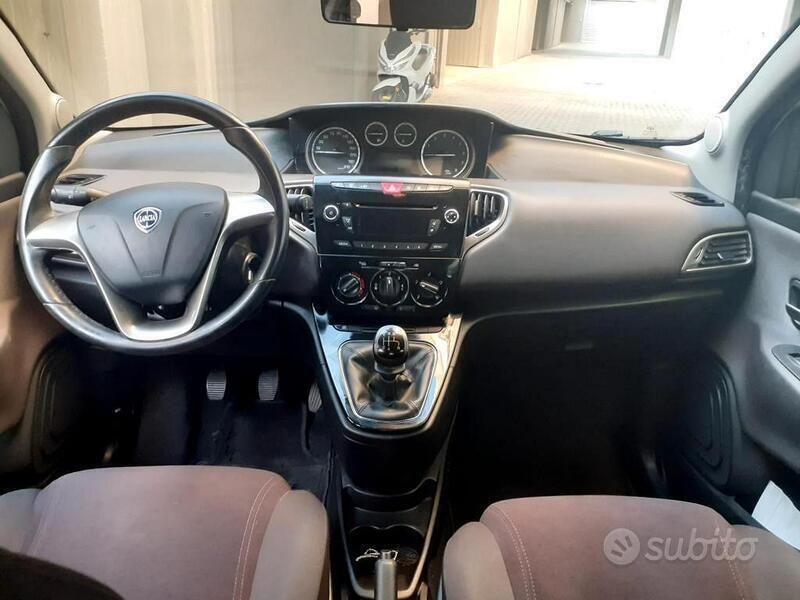 Usata Lancia Ypsilon 85 CV (62 kW) 2014 Bianco Utilitaria