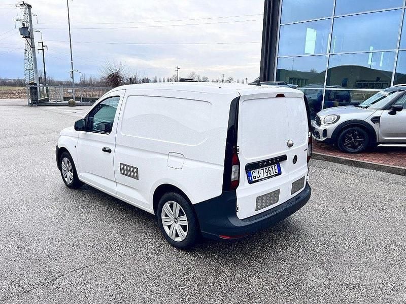 Usata VW Caddy Business 122 CV (89 kW) 2022 Bianco Monovolume