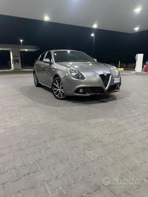 Usata Alfa Romeo Giulietta 120 CV (88 kW) 2019 Grigio Utilitaria