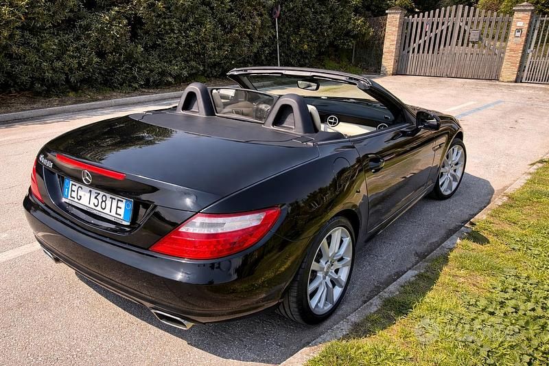 Usata Mercedes SLK250 2011 Nero Cabrio