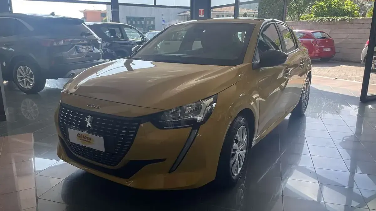 Usata Peugeot 208 Active 75 CV (55 kW) 2023 Other Utilitaria