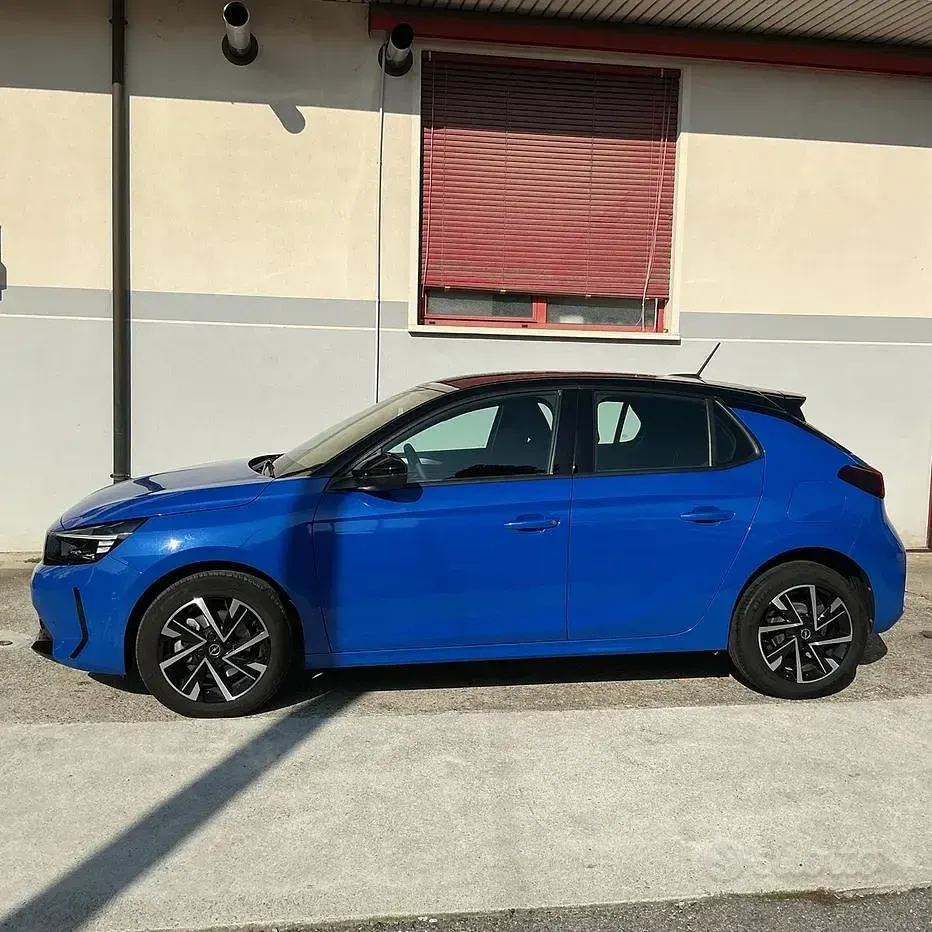 Usata Opel Corsa 101 CV (74 kW) 2025 Blu Utilitaria