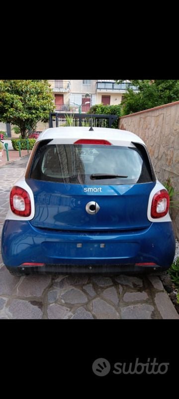 Blu Usata 2016 Smart ForFour Utilitaria | 9000 € - Immagine 1/4