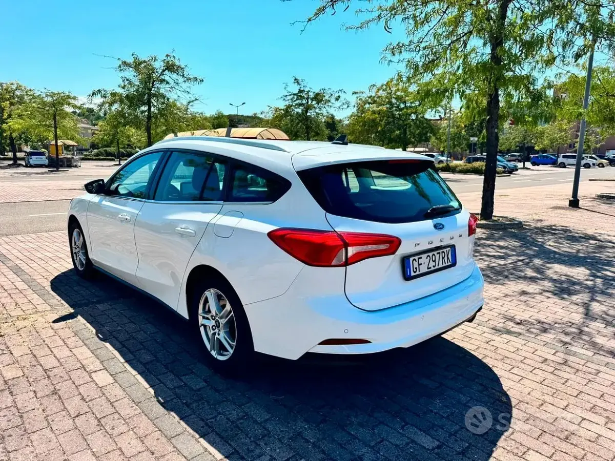 Usata Ford Focus Business Edition 120 CV (88 kW) 2021 Bianco Station wagon