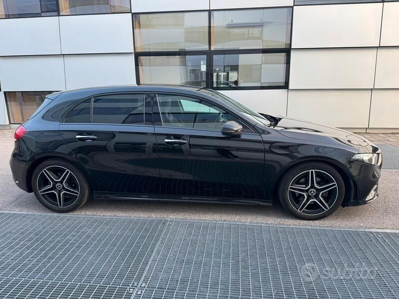 Usata Mercedes A180 Premium 116 CV (85 kW) 2018 Nero Berlina