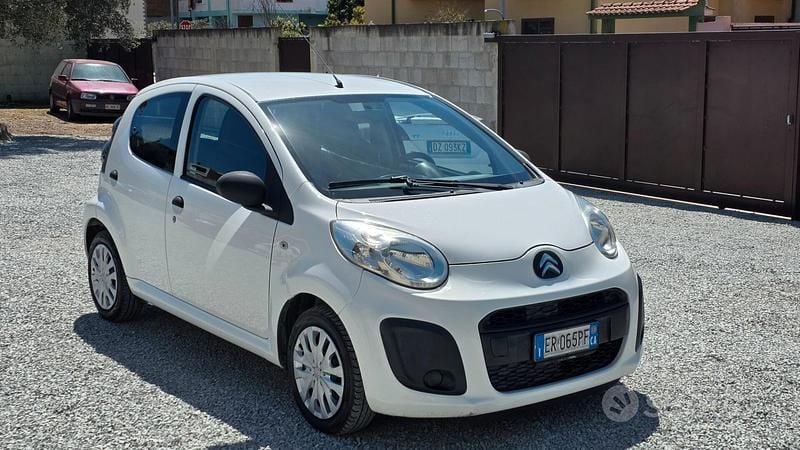 Usata Citroën C1 Attraction 68 CV (50 kW) 2013 Bianco Utilitaria