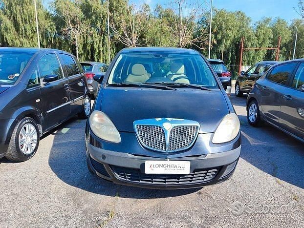 Usata Lancia Musa 74 CV (54 kW) 2005 Nero Monovolume