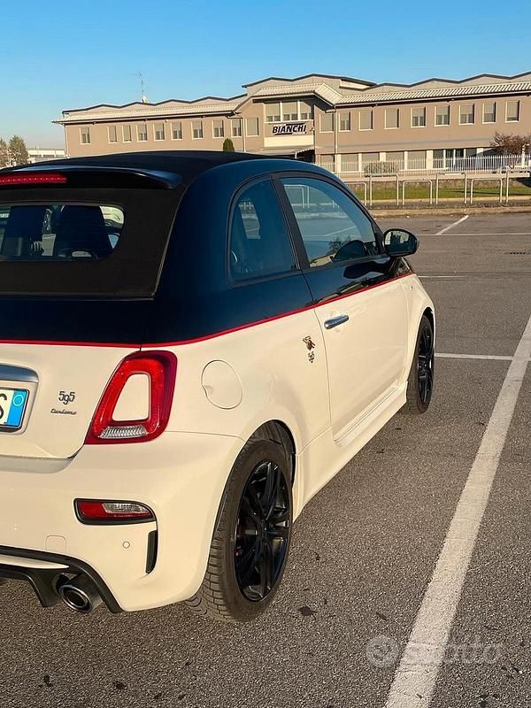 Usata Abarth 595C Turismo 165 CV (121 kW) 2021 Nero Cabrio