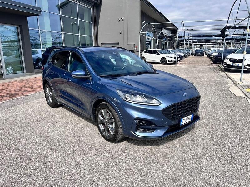 Usata Ford Kuga ST-Line 120 CV (88 kW) 2024 Blu SUV
