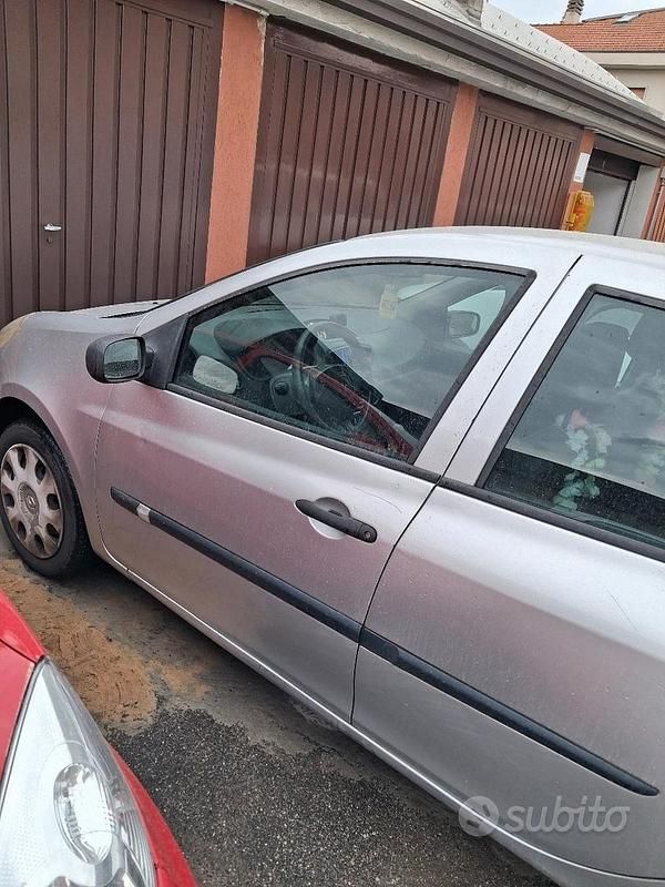 Usata Renault Clio II 2007 Grigio Berlina