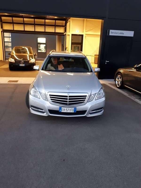 Usata Mercedes E220 Avantgarde 170 CV (125 kW) 2011 Grigio Station wagon