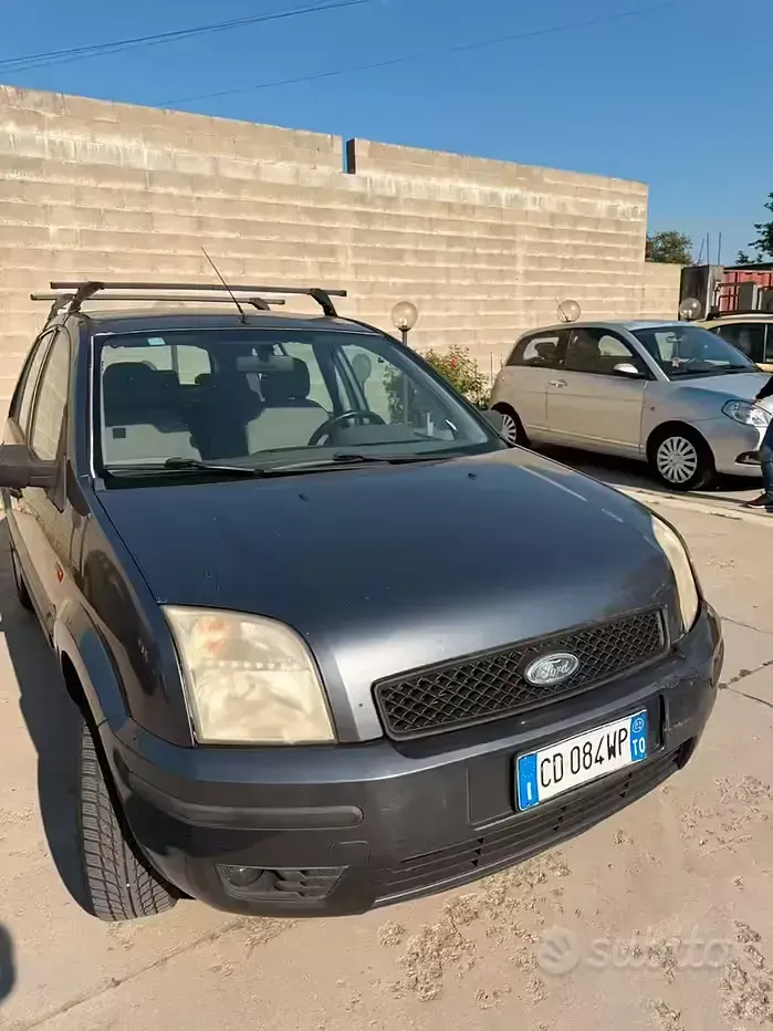Usata Ford Fusion 101 CV (74 kW) 2002 Grigio Utilitaria