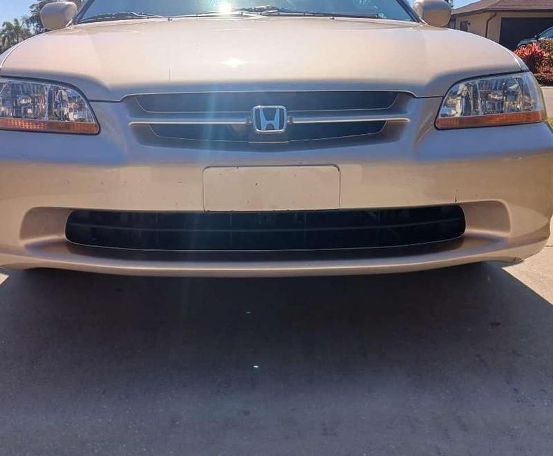 Usata Honda Accord 150 CV (110 kW) 2000 Beige Berlina