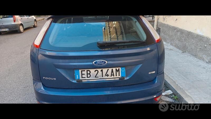 Usata Ford Focus 90 CV (66 kW) 2010 Blu Berlina
