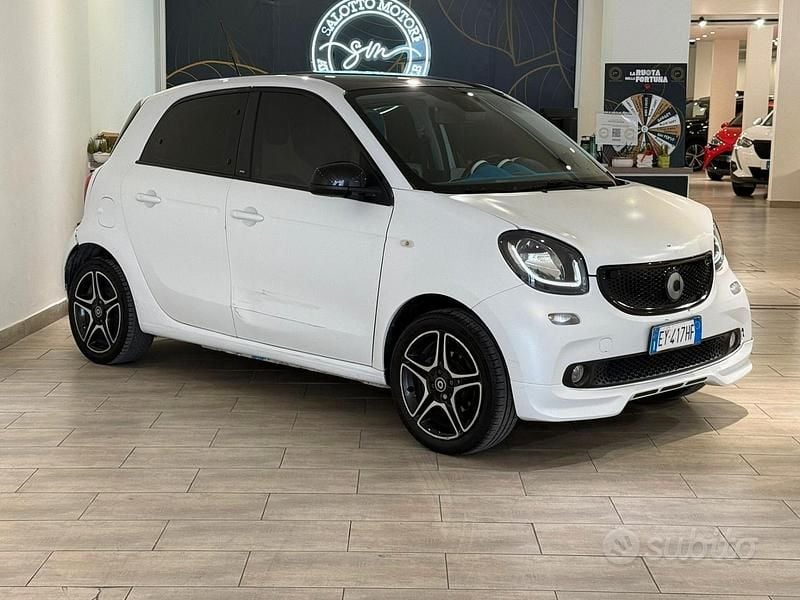 Usata Smart ForFour Proxy 70 CV (51 kW) 2015 Bianco Utilitaria