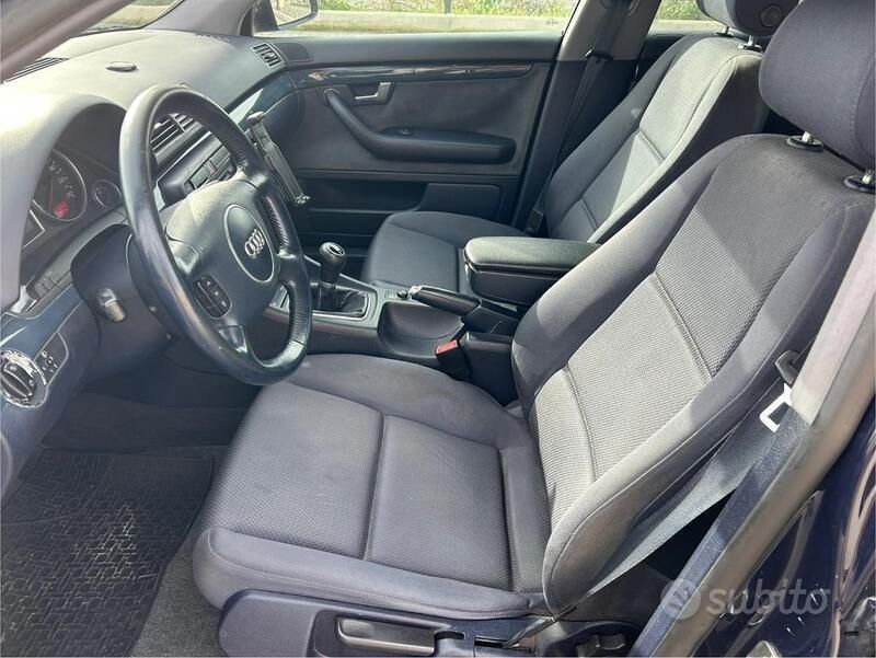 Usata Audi A4 130 CV (95 kW) 2001 Blu Station wagon