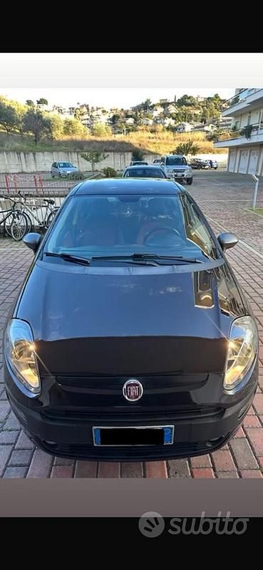 Usata Fiat Punto Evo Dynamic 75 CV (55 kW) 2010 Nero Utilitaria