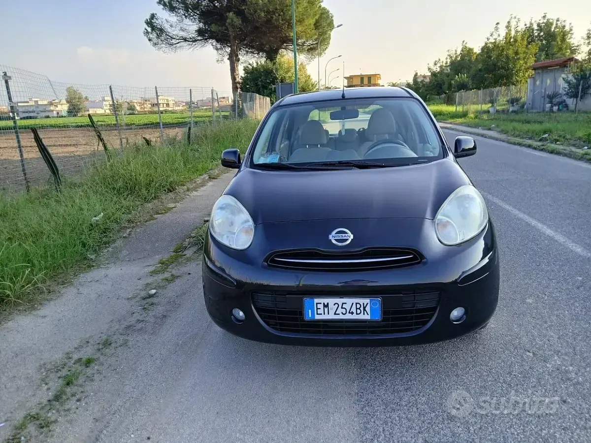 Second-hand Nissan Micra Tekna 80 CP (58 kW) 2012 Negru Hatchback