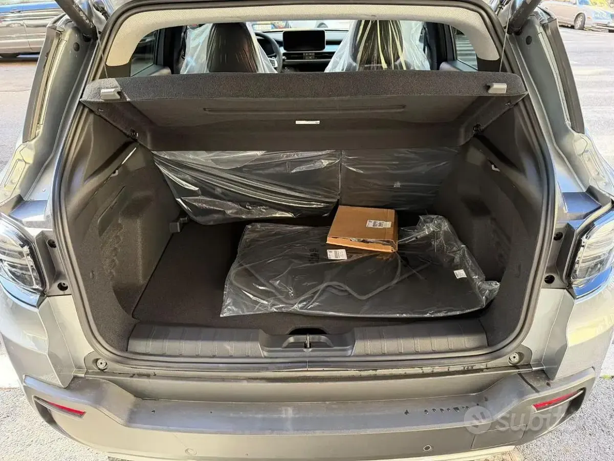 Nuova Jeep Avenger Summit 110 CV (80 kW) 2026 Grigio SUV