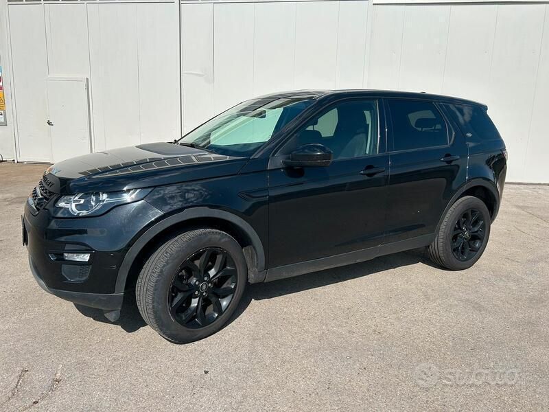 Nero Usata 2018 Land Rover Discovery Sport Black Edition SUV | 14.500 € (Buon prezzo) - Immagine 1/4
