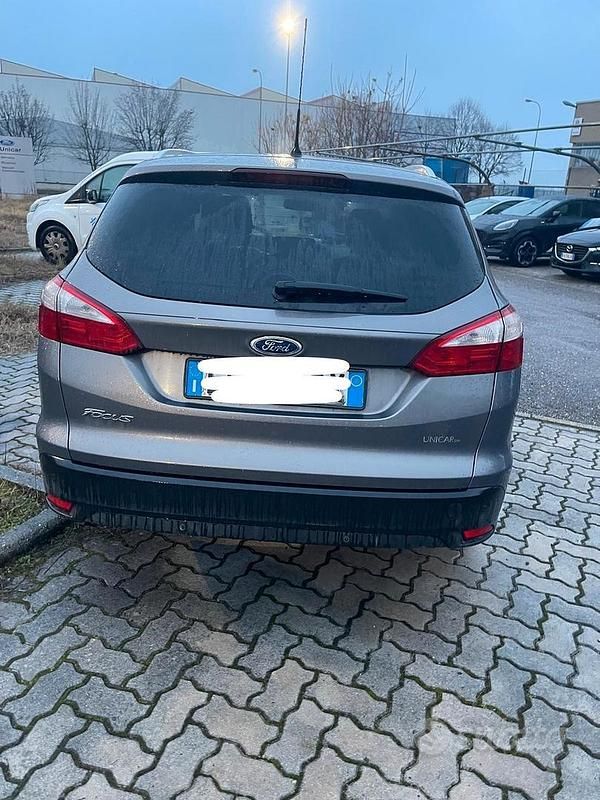 Usata Ford Focus Titanium 116 CV (85 kW) 2011 Grigio Station wagon