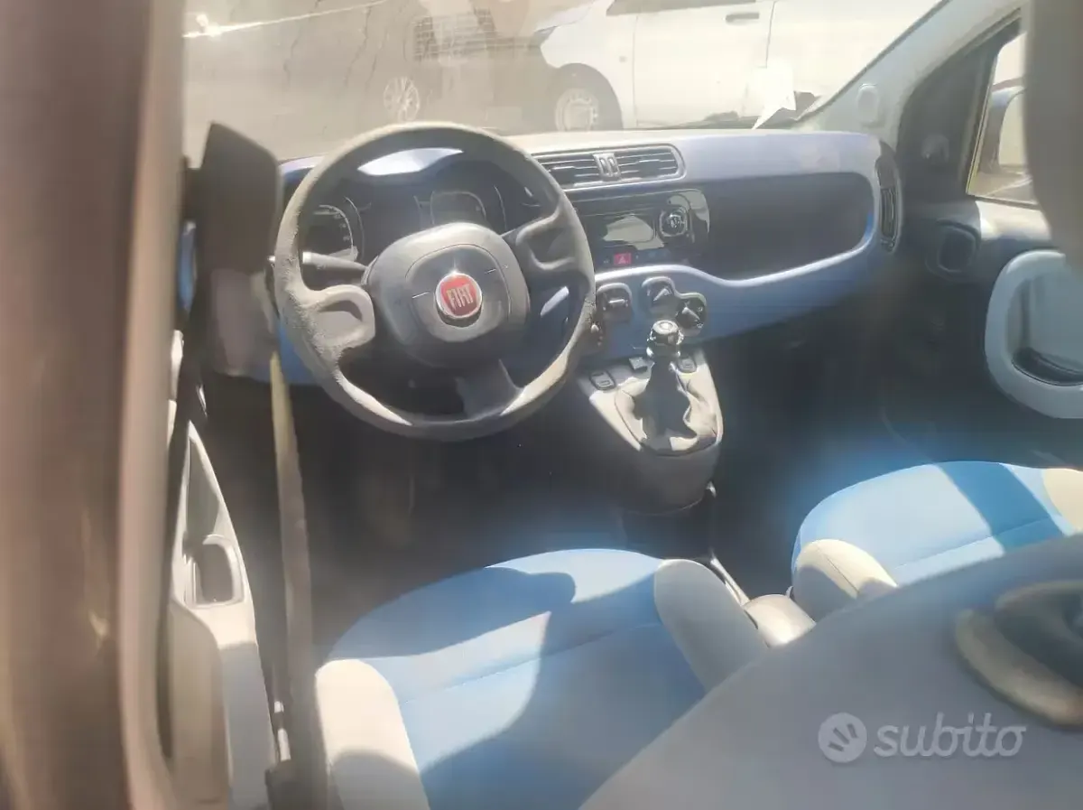 Usata Fiat Panda Lounge 69 CV (50 kW) 2014 Bluazzurro Utilitaria