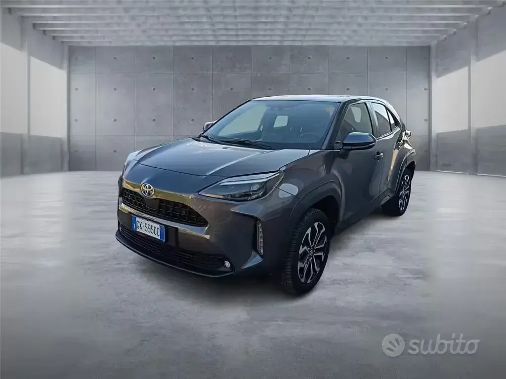 Usata Toyota Yaris Hybrid Trend 92 CV (67 kW) 2022 Station wagon