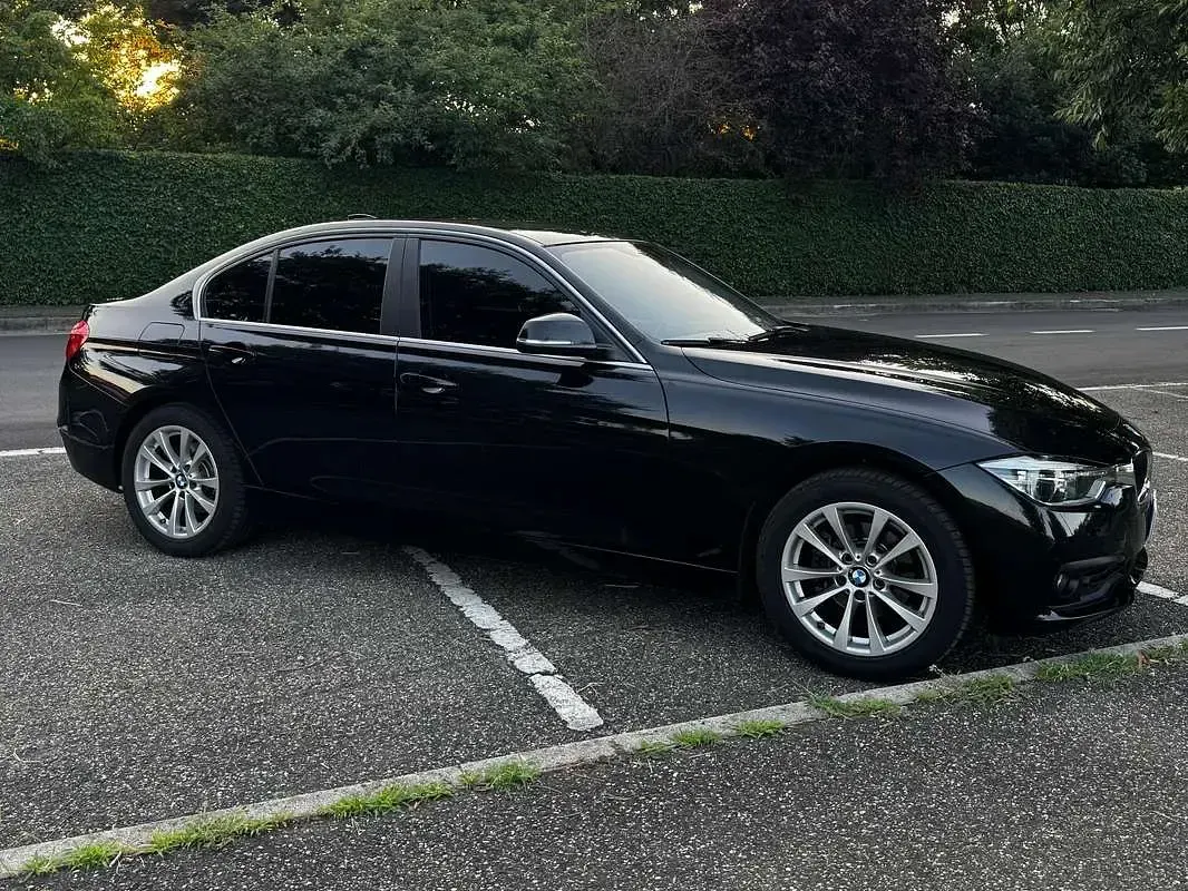 Usata BMW 318 Luxury Line 150 CV (110 kW) 2018 Nero Berlina