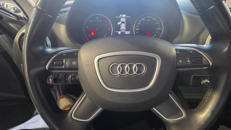 Argento Usata 2016 Audi A3 Sport Tre volumi | 10.909 € (Super prezzo) - Immagine 1/4