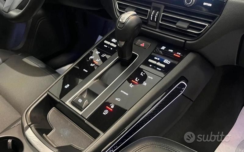Usata Porsche Macan 265 CV (194 kW) 2021 Nero SUV
